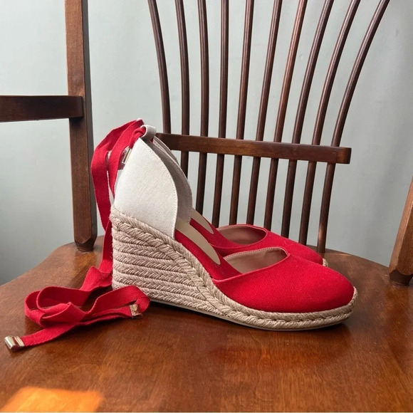 JustFab Red Wedge Ballet Heels with Bow Ties Metallic Gold Accent Woven sz 8 - Picture 8 of 12